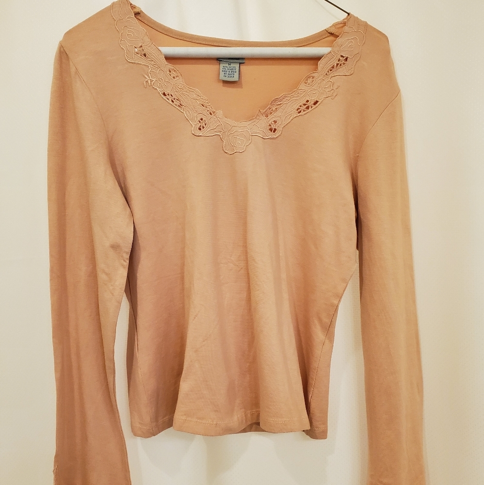 Peachy LS top w/embroidered rose trimmed detail